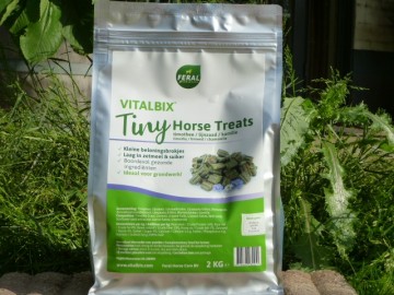 Vitalbix tiny horse treats